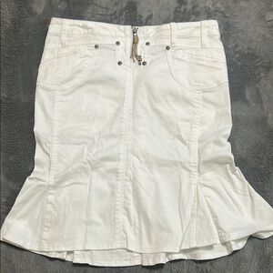 White Ruffled Trumpet Skirt Knee-Length